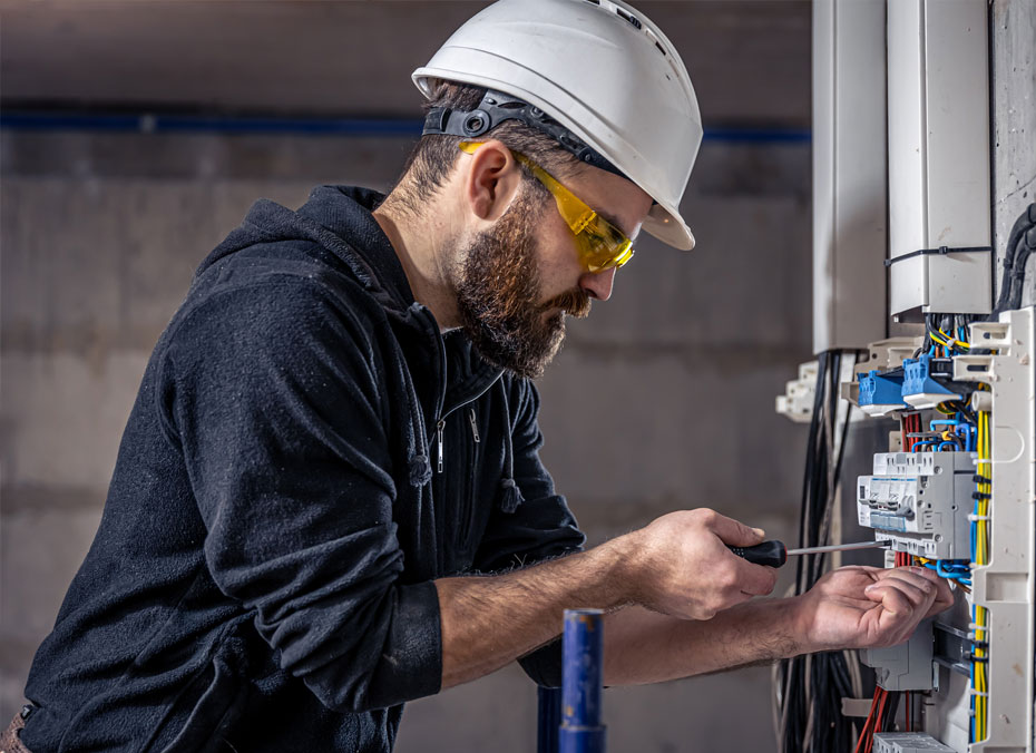 Top Contractors Professional Electrical Contractors in Cheney, WA - Licensed Electricians Serving Cheney, WA